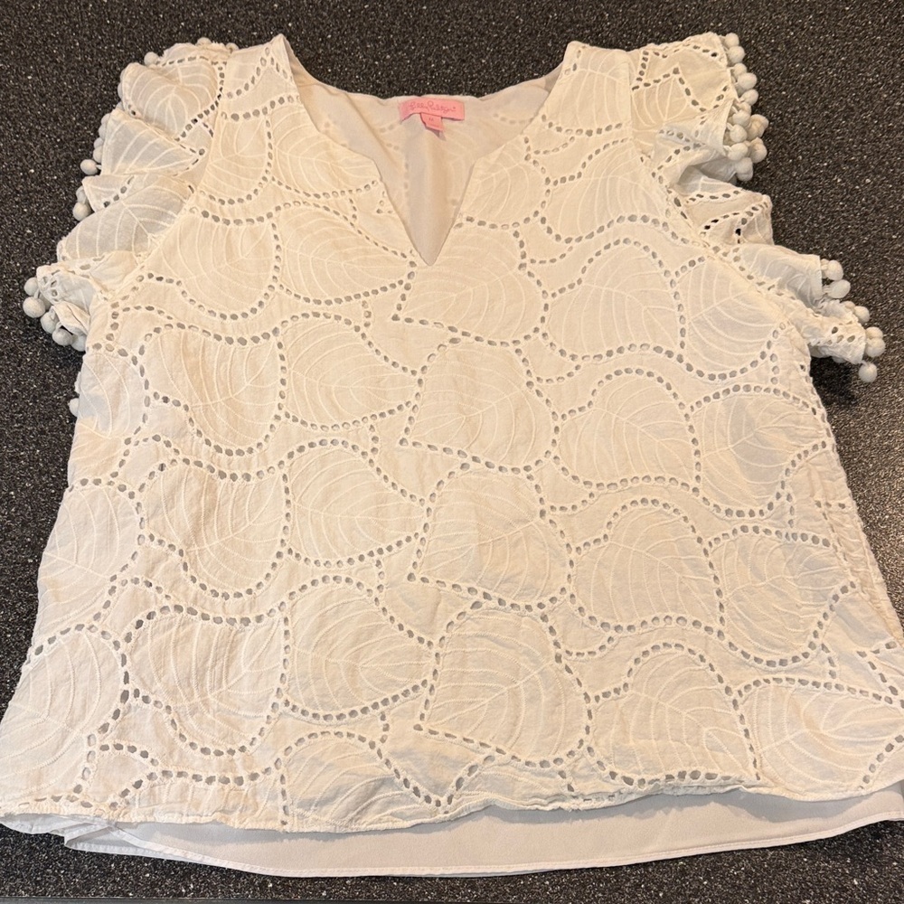 Lilly Pulitzer White Textured Blouse with Pom-Pom Sleeves - size Medium